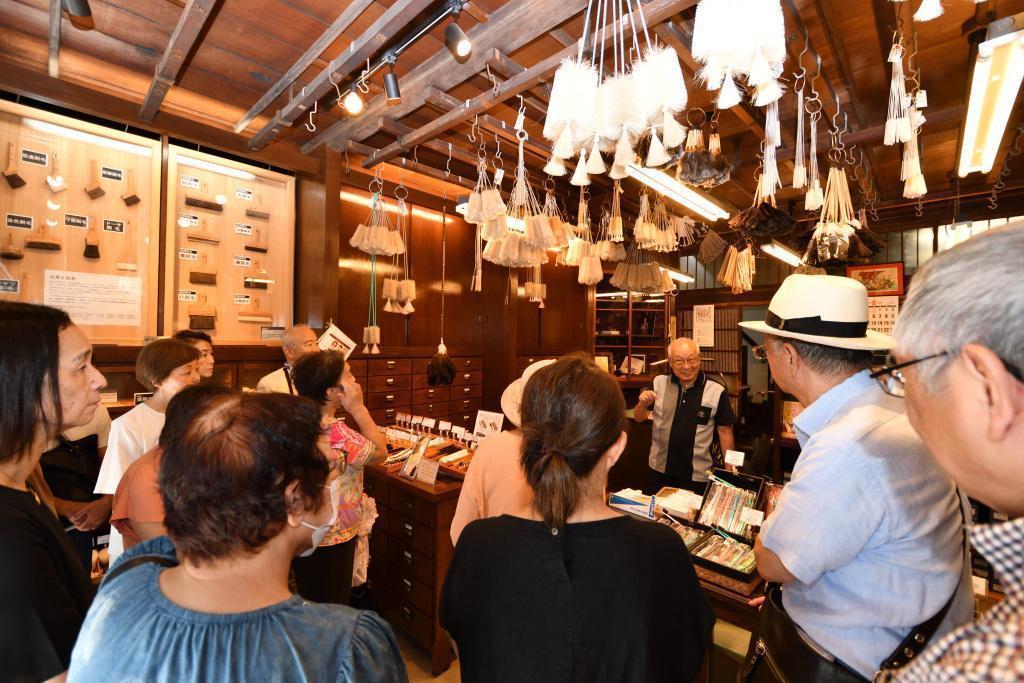  日本橋の老舗を巡る — 伊場仙と江戸屋の魅力再発見