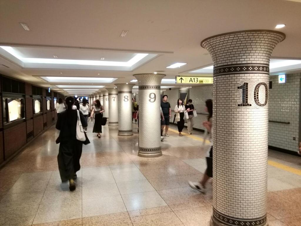 ロズマリお気に入りの地下通路 銀座は今日も酷暑
　　p.s.　ロバート・レッドフォードさん逝去
　　～　区境の風景　③　～