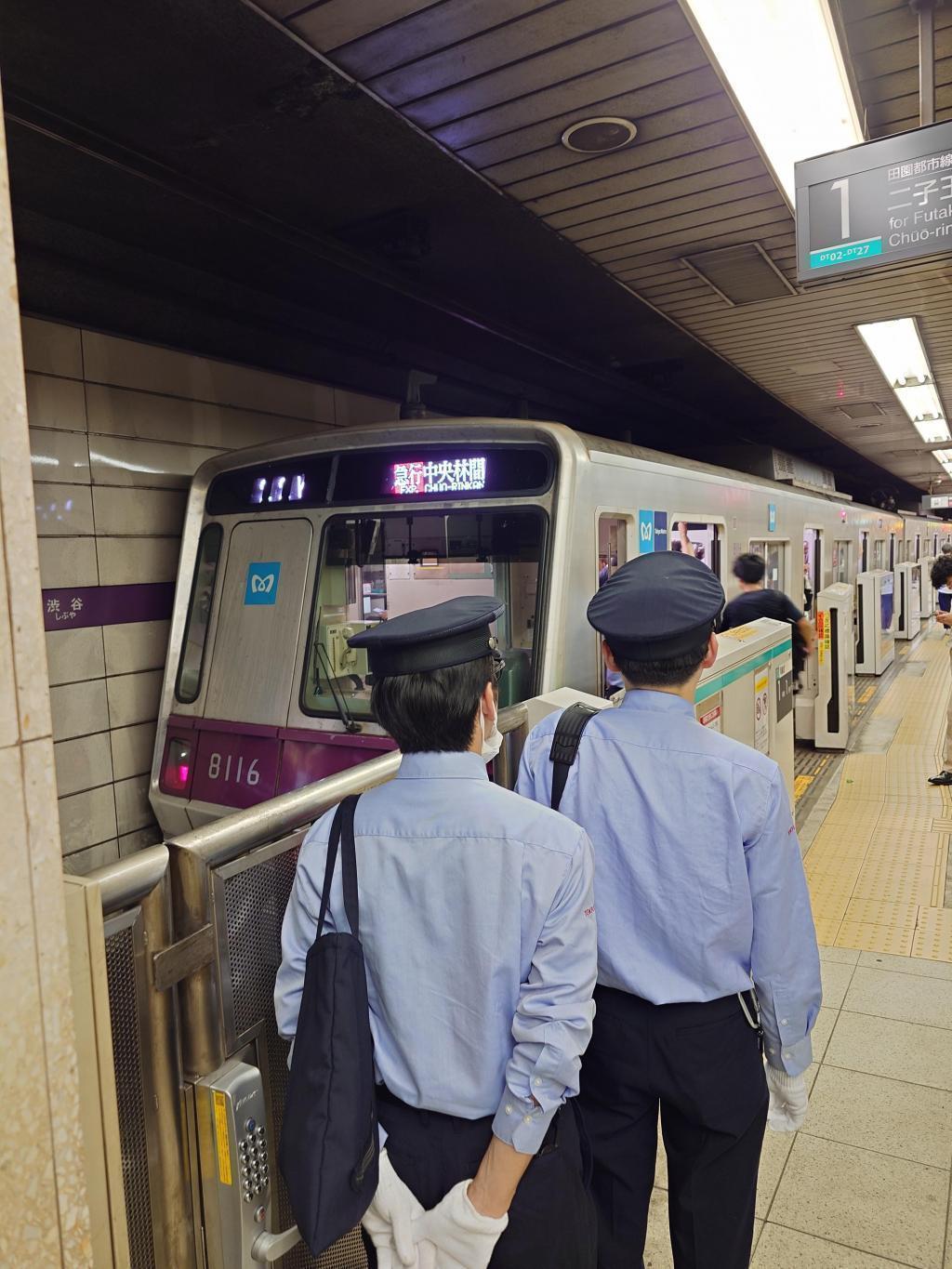 半蔵門線内でこの車両が来たら、是非写真に収めておくことをオススメします！ 【2025年10月アップデート版】推しは推せるときに推せ！中央区の鉄道から見えるもの