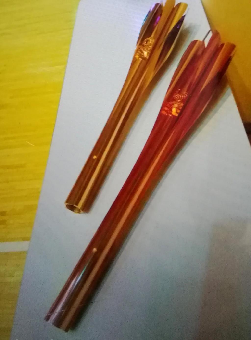 東京オリンピック・パラリンピック　聖火リレートーチ
左：オリンピック
右：パラリンピック
（２本の大きさ・長さは同じです。撮影角度により、違うように見えてしまいますが。） パリオリンピック・パラリンピック　日本代表選手
　「TEAM　JAPAN　応援感謝イベント」
　　パレード続報
　　～　田口亜希さん　～