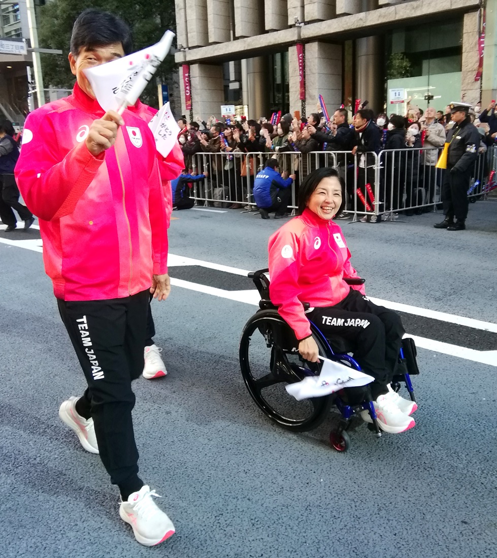 パリオリンピック・パラリンピック　日本代表選手
　「TEAM　JAPAN　応援感謝イベント」は・・・ パリオリンピック・パラリンピック　日本代表選手
　「TEAM　JAPAN　応援感謝イベント」
　　パレード続報
　　～　田口亜希さん　～