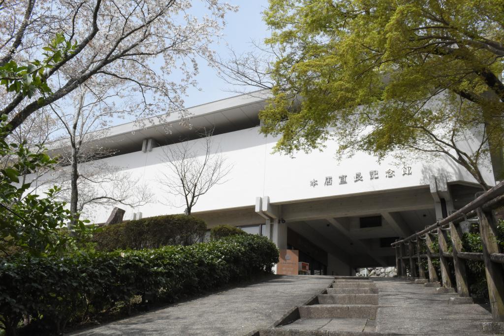 本居宣長記念館より写真提供・記載許可をいただく 三重テラス12周年「日本橋歴史アーカイブス新野圭二郎氏」
「本居宣長記念館名誉館長吉田悦之氏」
～江戸城下町初期の歴史から紐解く～対談