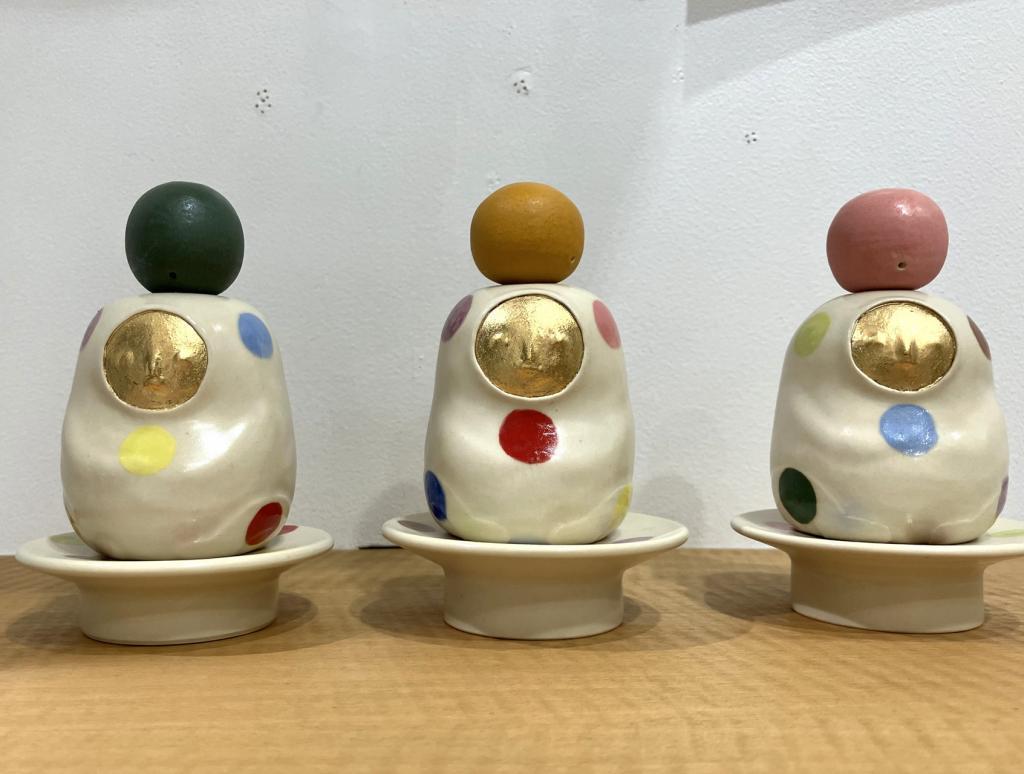 とほけ　あなたの色で咲けばよい
各１８,７００円 伊藤満作陶展
　「月夜に米の飯」
　　～　日本橋木屋本店 izutuki　～