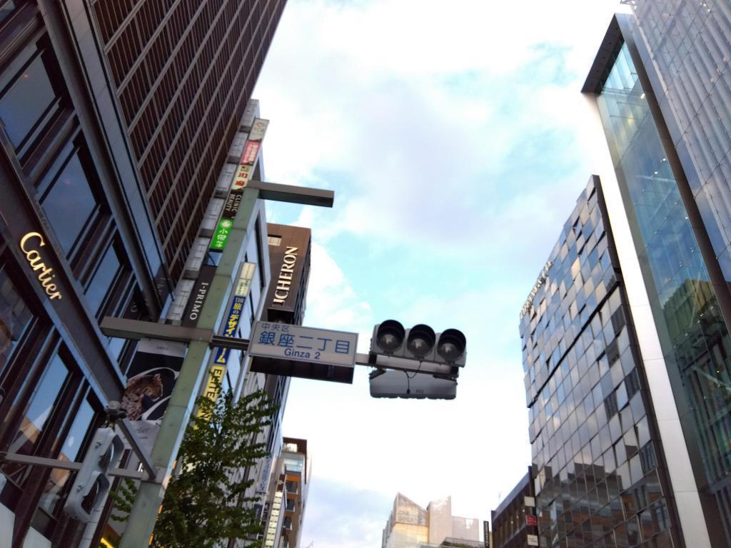 銀座３丁目と２丁目にあるLuxuary Brand Square  銀座４丁目から１丁目散歩 店舗新築開店
