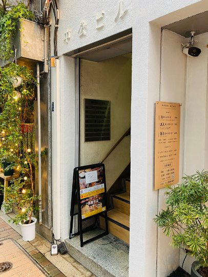  秋の銀座は謎が深い
「謎を解くまで帰れないカフェ」
「おじさん自動販売機」