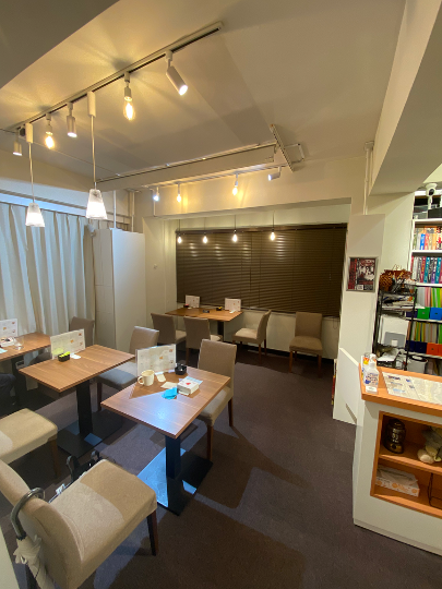 快適な店内と、アッと言わせる・
ほほぅと唸らせる良質の謎解き 秋の銀座は謎が深い
「謎を解くまで帰れないカフェ」
「おじさん自動販売機」