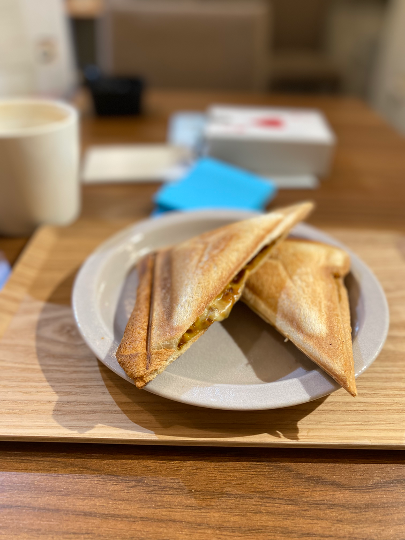  秋の銀座は謎が深い
「謎を解くまで帰れないカフェ」
「おじさん自動販売機」