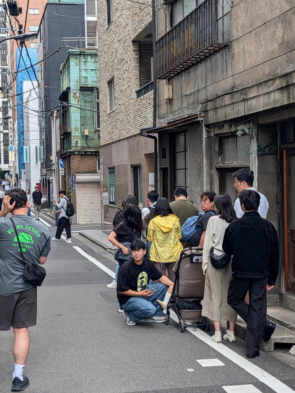 この行列は？ 【新店情報】素材の新鮮さが際立つ隠れ家ランチ　「グランむすび」
でも、ランチにおむすびがない!?
