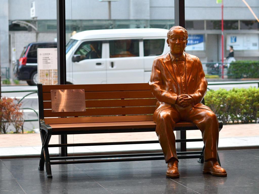  Walking Through Nihonbashi Kabuto-cho — Following in the Footsteps of Eiichi Shibusawa