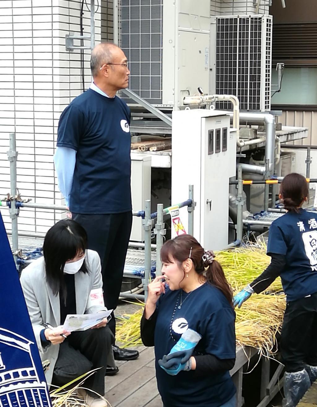  ２０２５白鶴銀座天空農園
　稲刈り
　　～　白鶴酒造　～