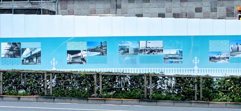  工事現場の囲い塀は大きなキャンバスだ