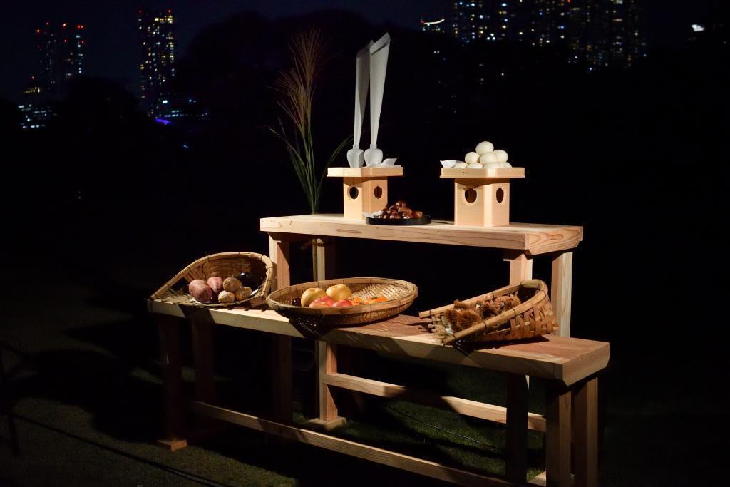  Moon Viewing at Hama-rikyu Gardens on an Autumn Night