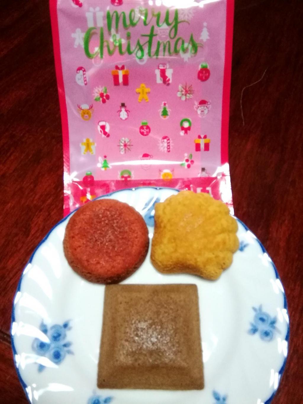 ・・・クリスマス　スイーツマルシェ　３個入、いただいてみました Merry  Christmas
　２０２５ブールミッシュさんのクリスマスギフト
　　～　ブールミッシュ　銀座本店　～
