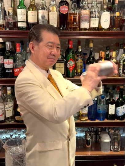  Eight Stars Shining Over Ginza
-The Aesthetics and Cocktail World of Yuichi Hoshi