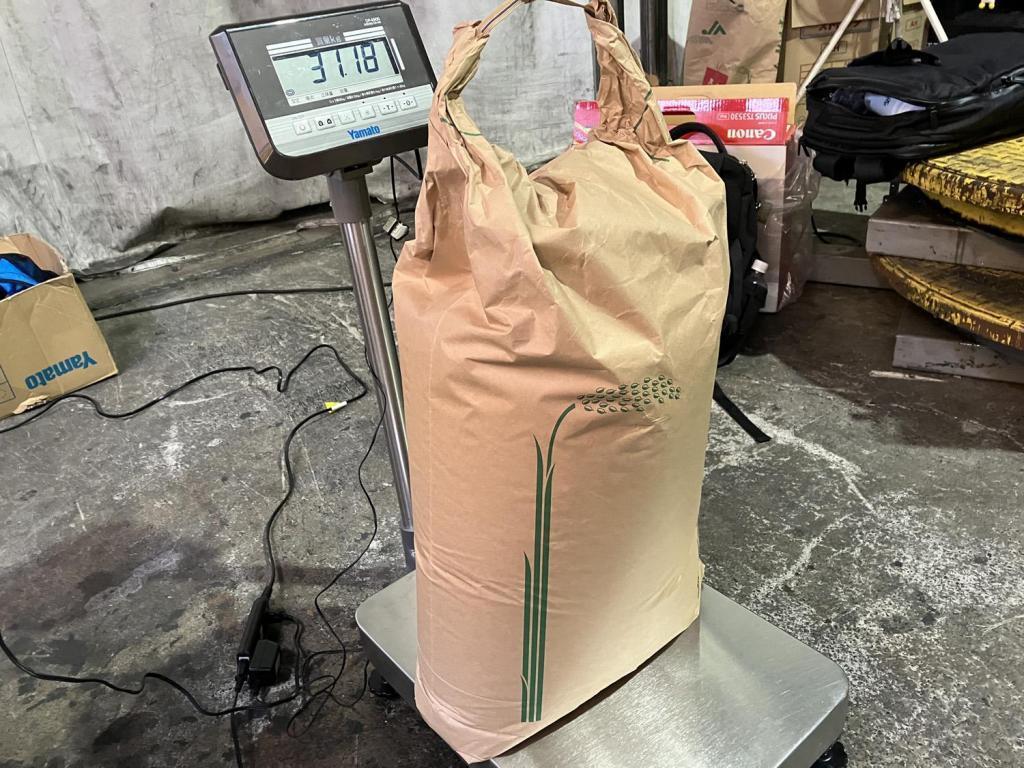  ２０２５白鶴銀座天空農園
　収穫された酒米の等級検査
　　～　白鶴酒造　～