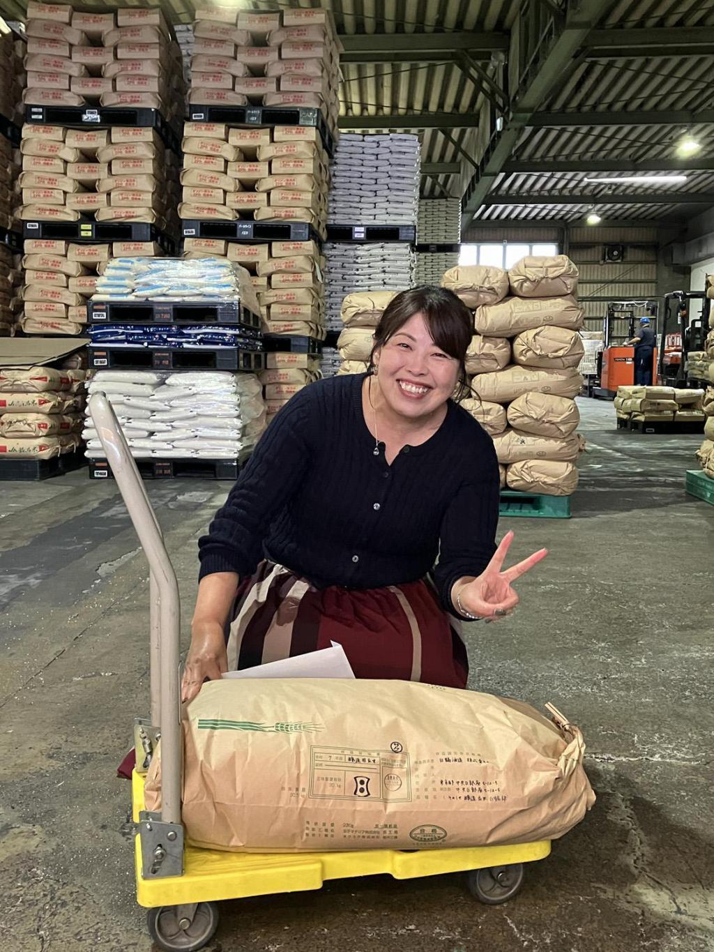  ２０２５白鶴銀座天空農園
　収穫された酒米の等級検査
　　～　白鶴酒造　～