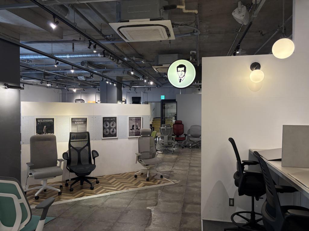  「WORKAHOLIC（ワーカホリック）」でオフィスチェアに座りまくる！