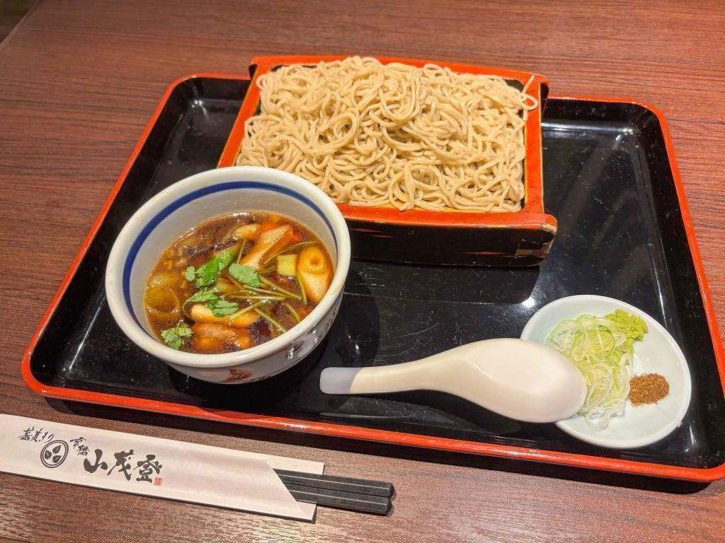 今回は鴨せいろをオーダー 中央区そば紀行（16）京橋　山茂登