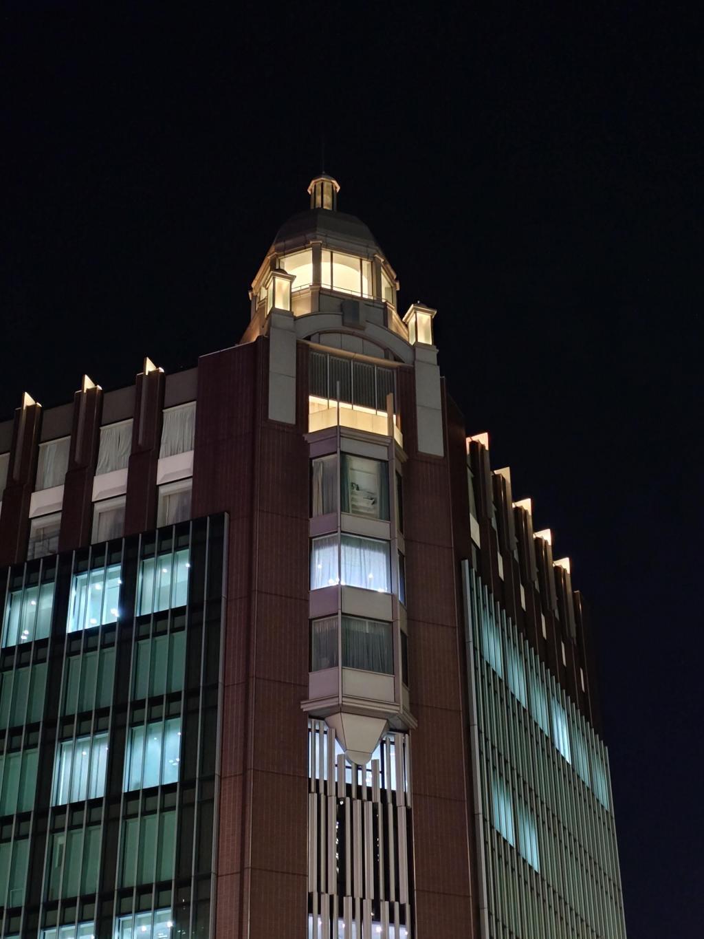 屋上には「第一相互館」を継承したドームが設置されています。 【中央区が気になる界隈】京橋のビルがとても気になっている件。