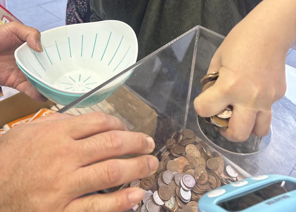 人生初の現金つかみ取りにチャレンジ‼️ 人形町商店街で、人生初の現金つかみ取りに挑戦‼️