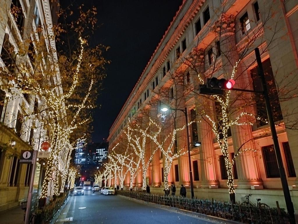  【中央区のイルミネーションスポット】をご紹介します。　
クリスマスツリーは残り期間わずか、お見逃しなく！