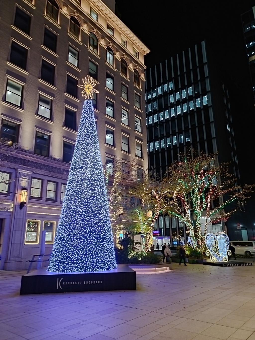  【中央区のイルミネーションスポット】をご紹介します。　
クリスマスツリーは残り期間わずか、お見逃しなく！