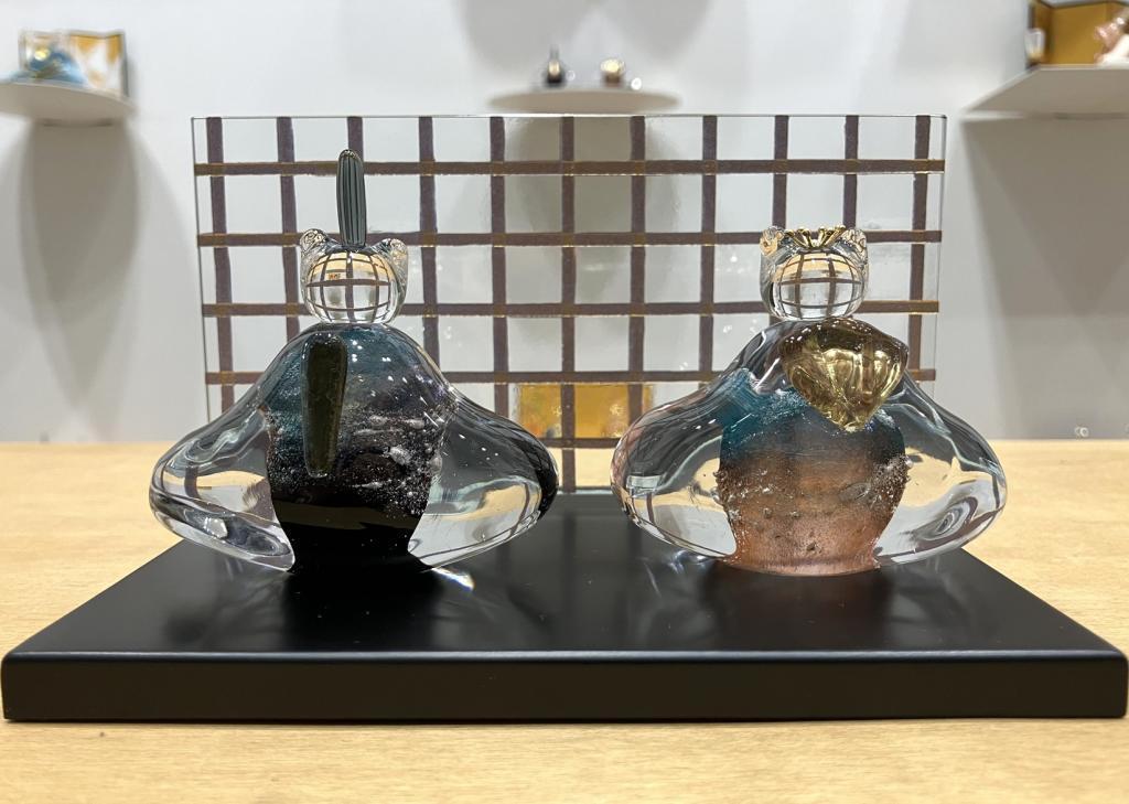 佐野珠子　作
硝子雛　ー星雲ー　一段飾り
２９,７００円 ガラスと陶器の雛兜展
　　～　日本橋木屋本店 izutuki　～