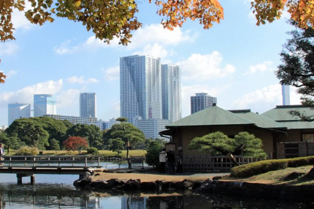 浜離宮恩賜庭園は・・・ 富士塚と鷹狩り場
　　～　鐵砲洲稲荷神社・浜離宮恩賜庭園・杵築大社（武蔵野市）　～