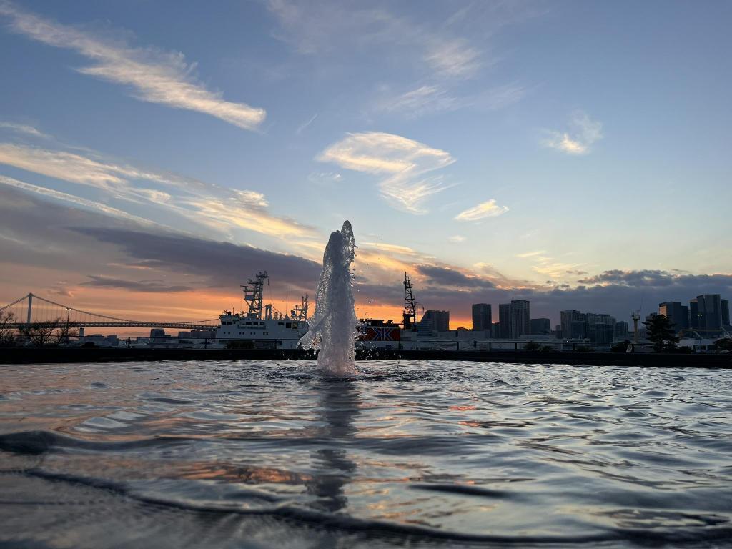 噴水が水面を揺らします ふらっと「晴海ふ頭公園」に行ってみた