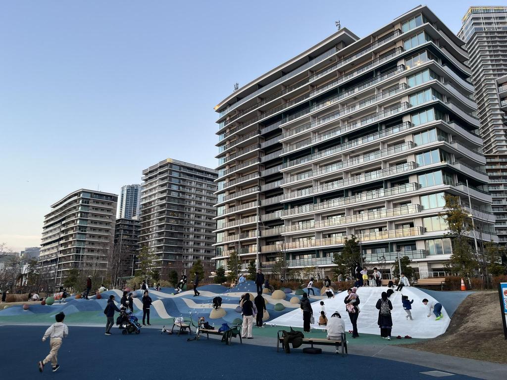 丘陵とでもいえばいい？遊具 ふらっと「晴海ふ頭公園」に行ってみた