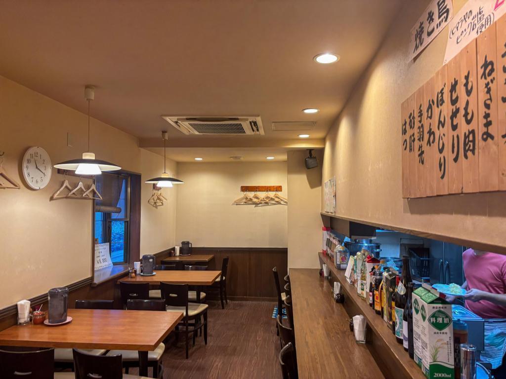 落ち着いた店内 【New Open】海南鶏飯　天鶏（テンチィ）