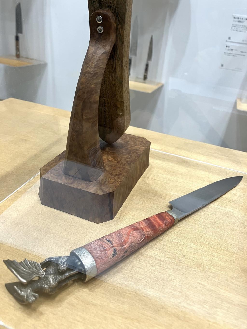 中山英俊　作
ナイフ　麒麟
（非売展示品です。） 刃物の木屋　２３４周年　庖丁展
　　～　日本橋木屋本店 izutuki　～