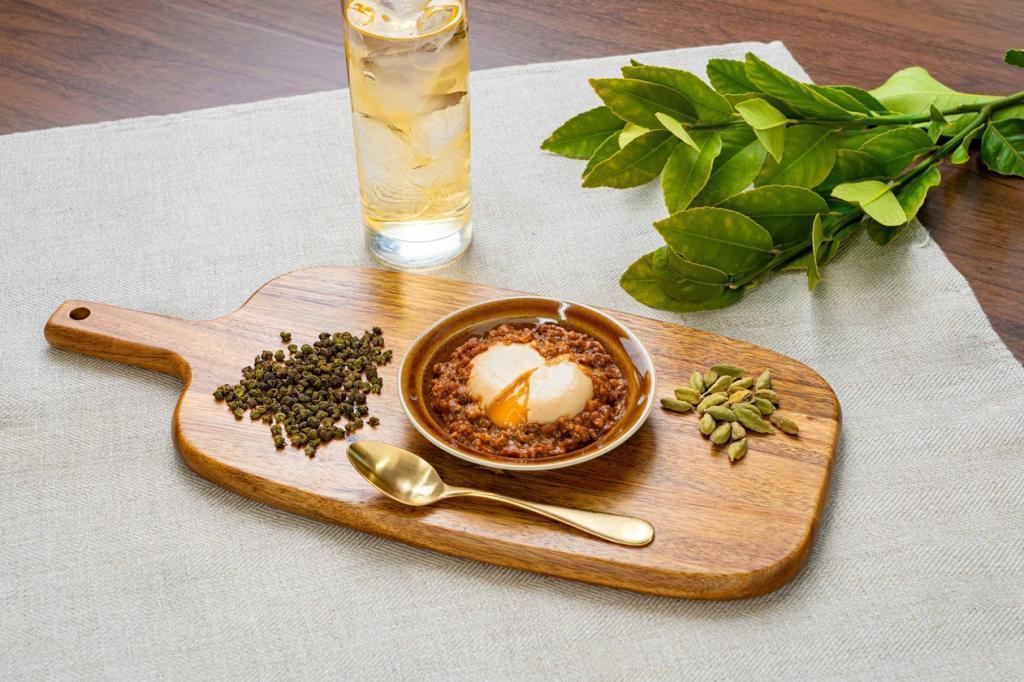 「K＆K 缶つま とろ～り スパイスたまご」は・・・ 「K＆K 缶つま」 シリーズより
　「とろ～り スパイスたまご」　発売
　　～　国分グループ本社・ROJI日本橋　～