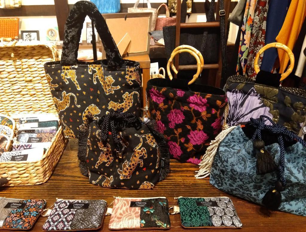 ヨ—ロッパから仕入れた生地を使った活かしたバッグ
 ittenMono shop at kobiki  gallery 、次回は3/27 3/28 