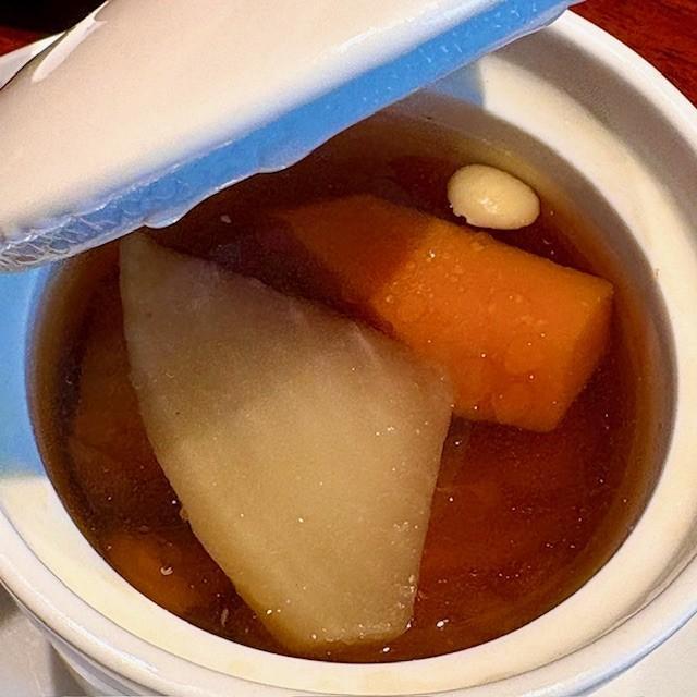 冬の薬膳風蒸しスープ 京橋の春を中華で満喫　
頤和園　京橋エドグラン店