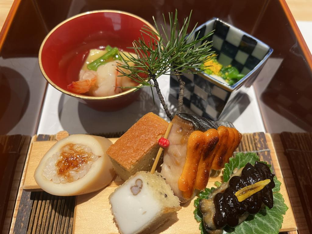  東京駅近くで「個室」を探していたら、ここ一択！ビジネスにもプライベートにも使える「北大路京橋茶寮」。今なら絶品すき焼きと旬のふぐが食べられるコースがおすすめ！