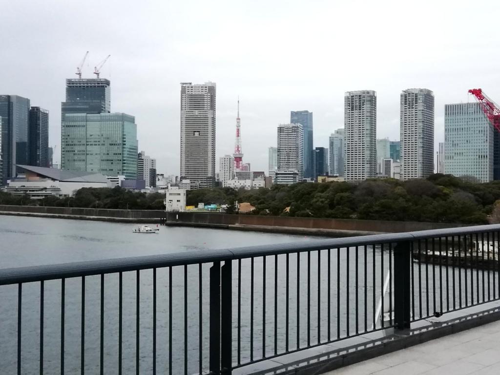 あ、そろそろ本題に入ります。
まずは東京タワーですが・・・ 東京タワーと東京スカイツリーを求めて
　隅田川９橋を遡上します　①
　　～　築地大橋　～