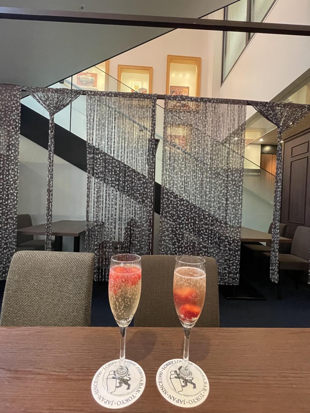 ホテルのロビーラウンジのような優雅な空間で 京橋エドグランの「日比谷Bar」、お酒好きな人に楽しいアフタヌーンティー！