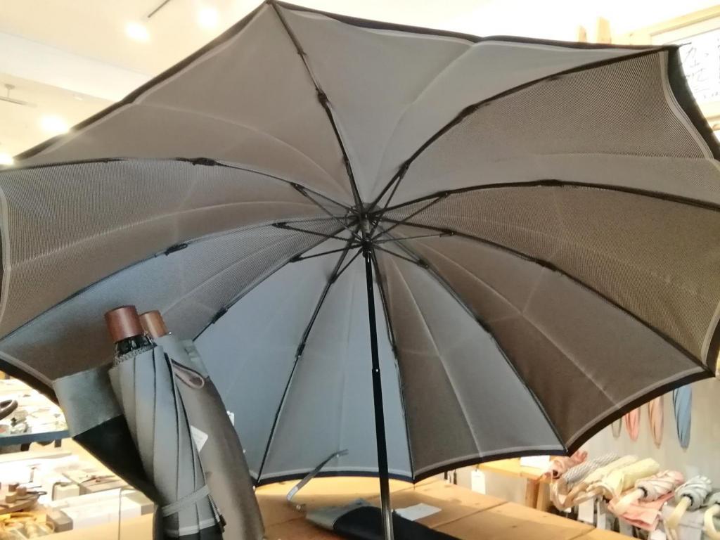  手しごとの傘、いかが？　①
　～　小宮商店　～