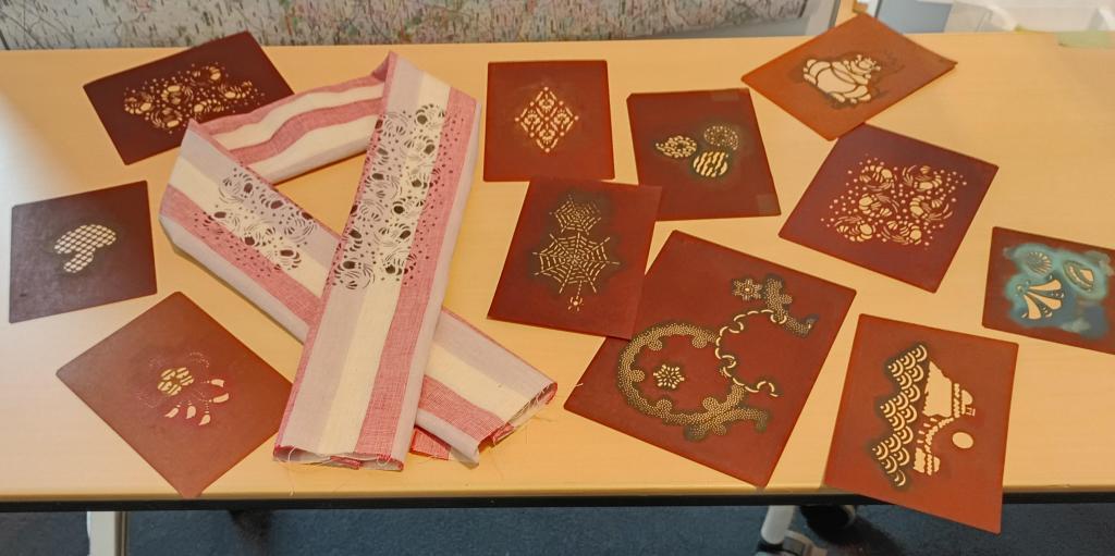  三重テラスで185周年記念感謝祭『伊勢国の染織展』
すかや呉服店・伊勢木綿-白井織布株式会社・伊勢型紙彫師