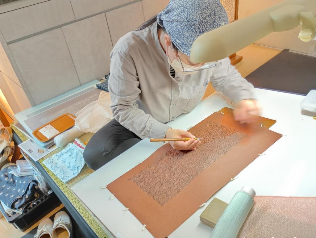  三重テラスで185周年記念感謝祭『伊勢国の染織展』
すかや呉服店・伊勢木綿-白井織布株式会社・伊勢型紙彫師