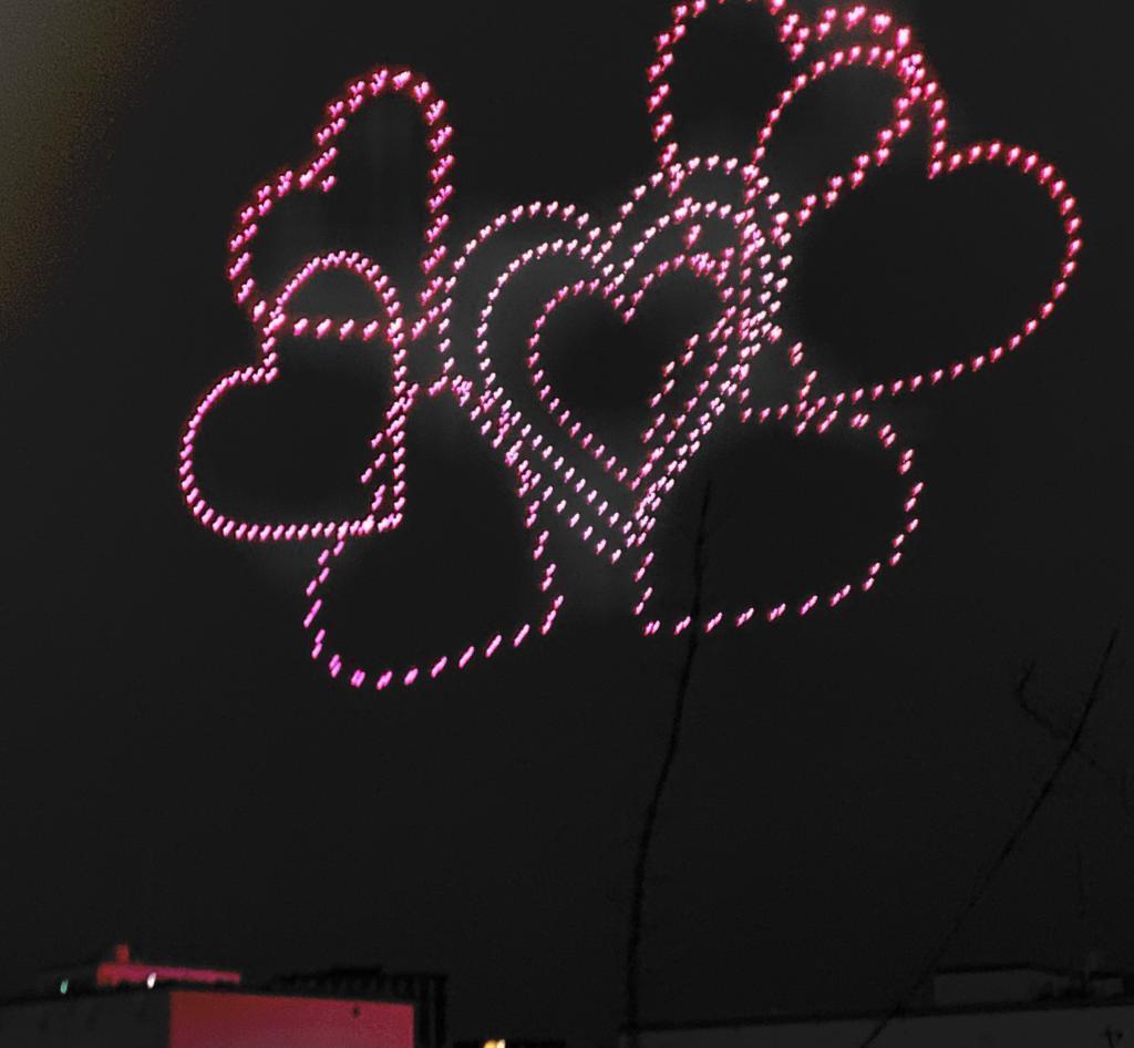  ホワイトデー　ドローンショー