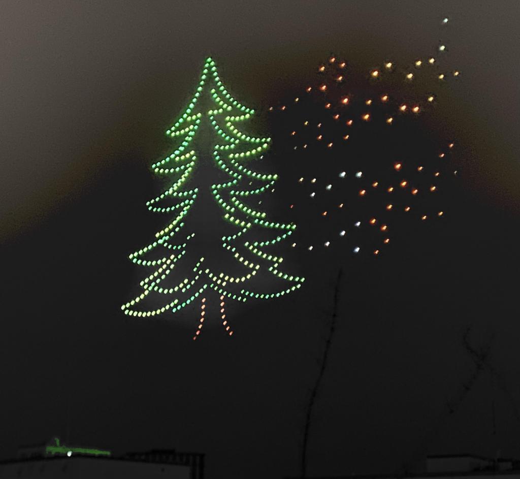  ホワイトデー　ドローンショー