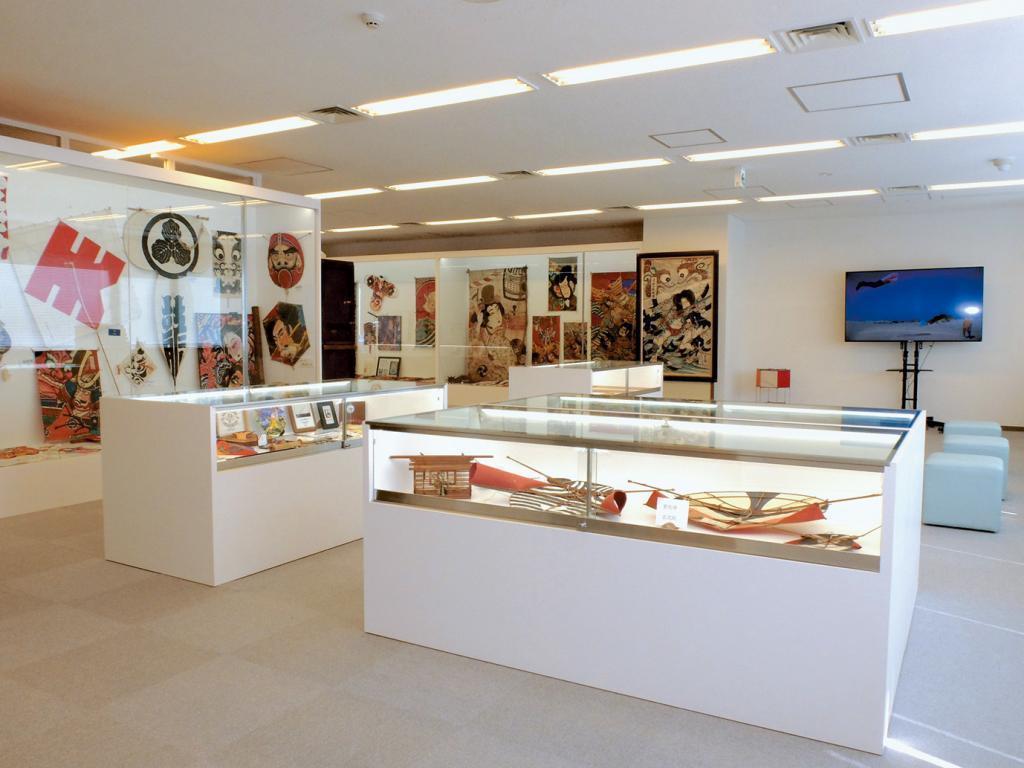  ＜お知らせ＞　
「榮太樓總本鋪」日本橋本店、3月末で閉店し仮店舗へ移転します。　
日本橋の「凧の博物館」も3月末で閉館。