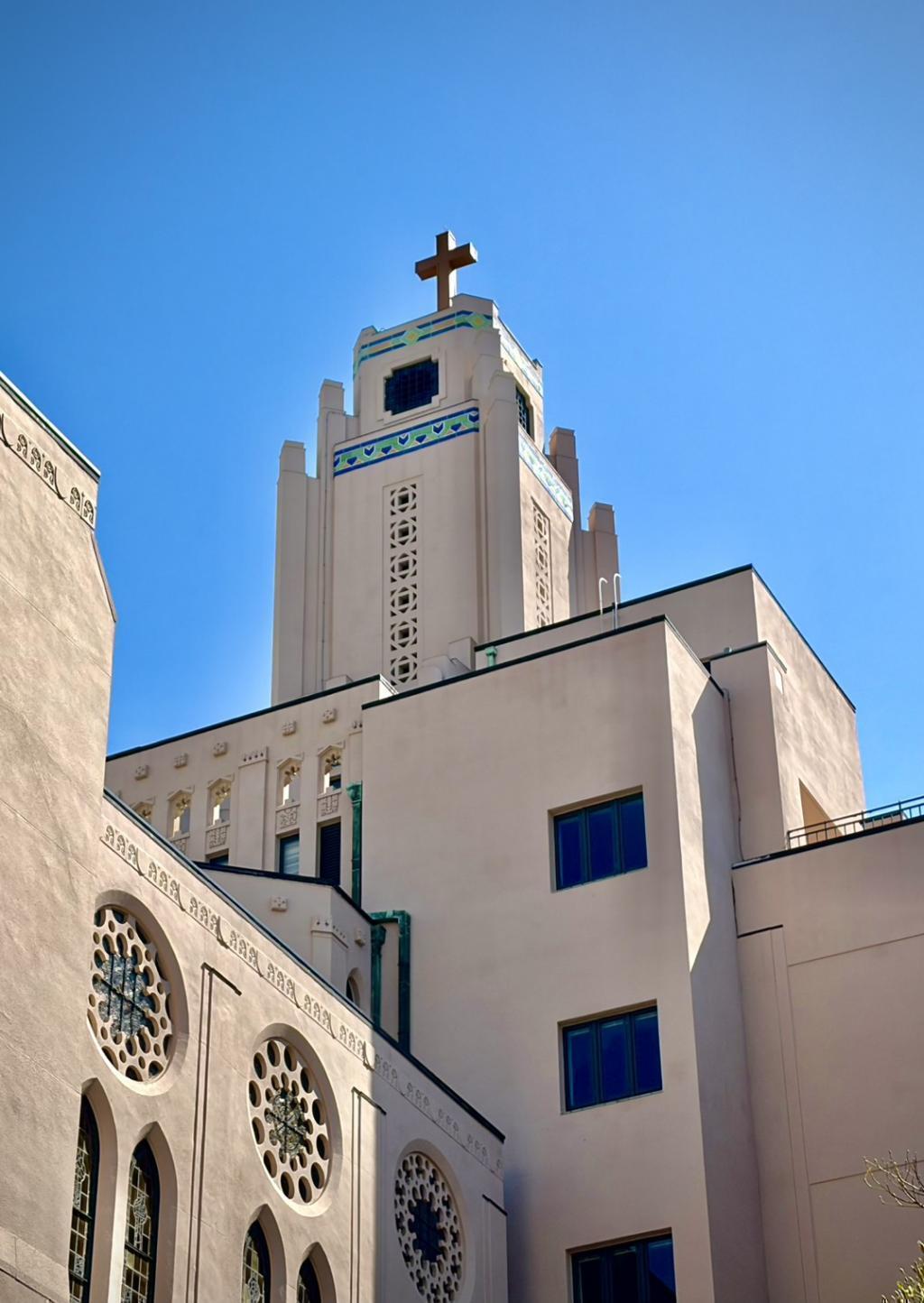  東京ど真ん中の異空間、聖ルカ礼拝堂