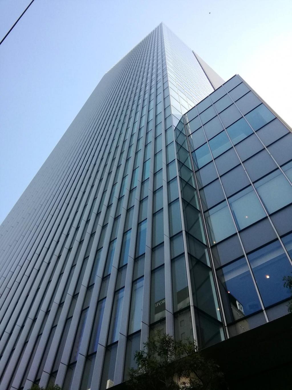  Looking up at high-rise building
　ー　高層ビルを見上げる　ー　④
　　～　歌舞伎座タワー　～