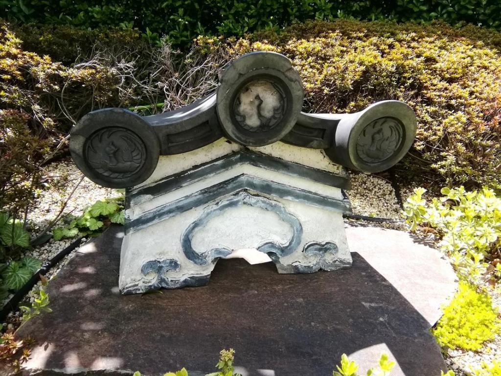 鬼瓦（左） 歌舞伎座屋上庭園　前編