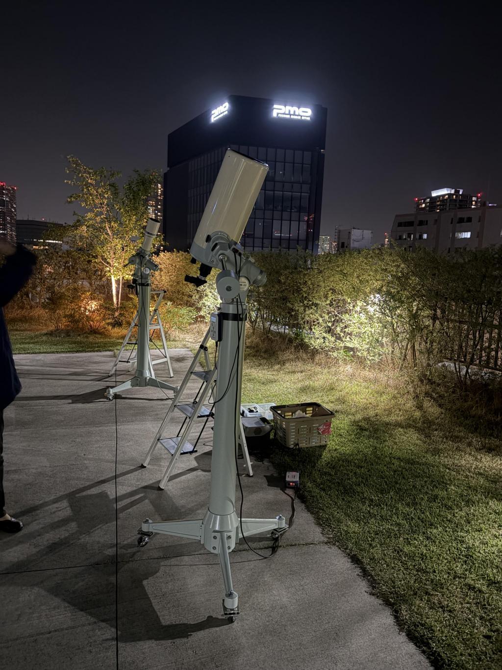  都心の夜空に、惑星や宇宙ステーションが見えた！
『本の森ちゅうおう　天体観望会』が楽しい