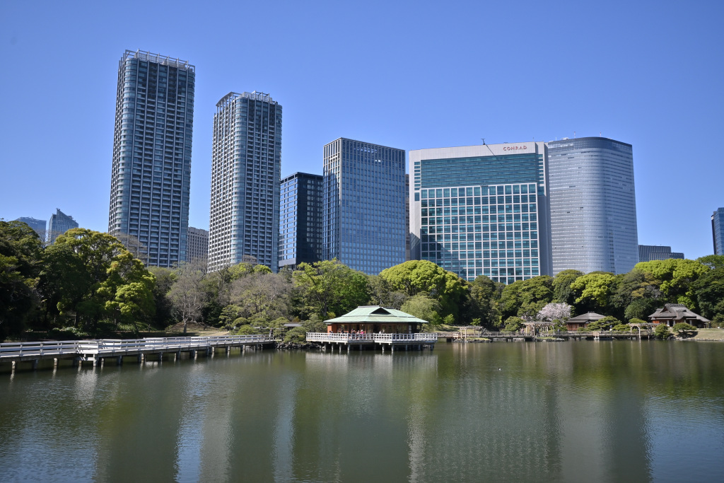 Shioiri-no-ike (Shioiri Pond) Hama-rikyu Gardens: A Quiet Retreat in the Heart of Tokyo