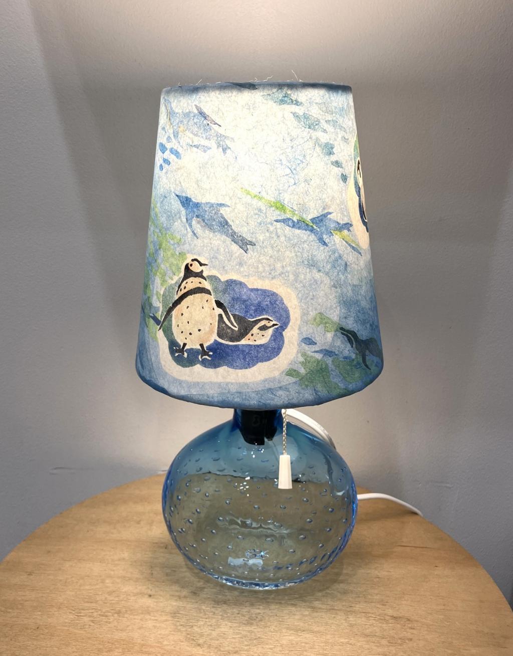 ペンギンテーブルランプ
３３,０００円 Grass  Aquarium
　ー　可児友紀　ガラス作品展　ー
　　～　日本橋木屋本店 izutuki　～
